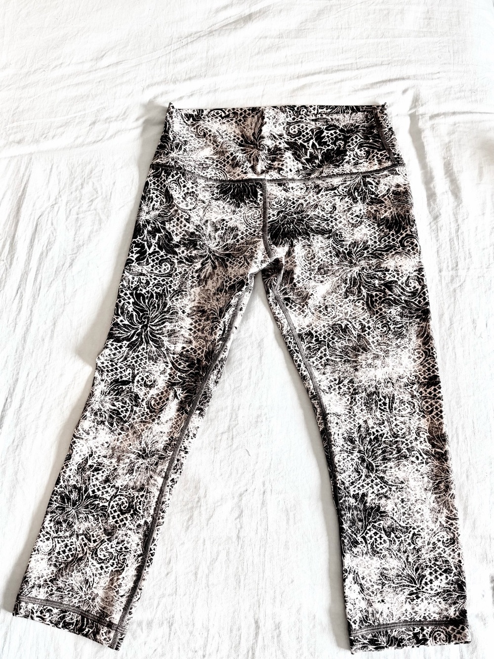 Wunder Under Crop High-Rise Lululemon Leggings - Luxtreme